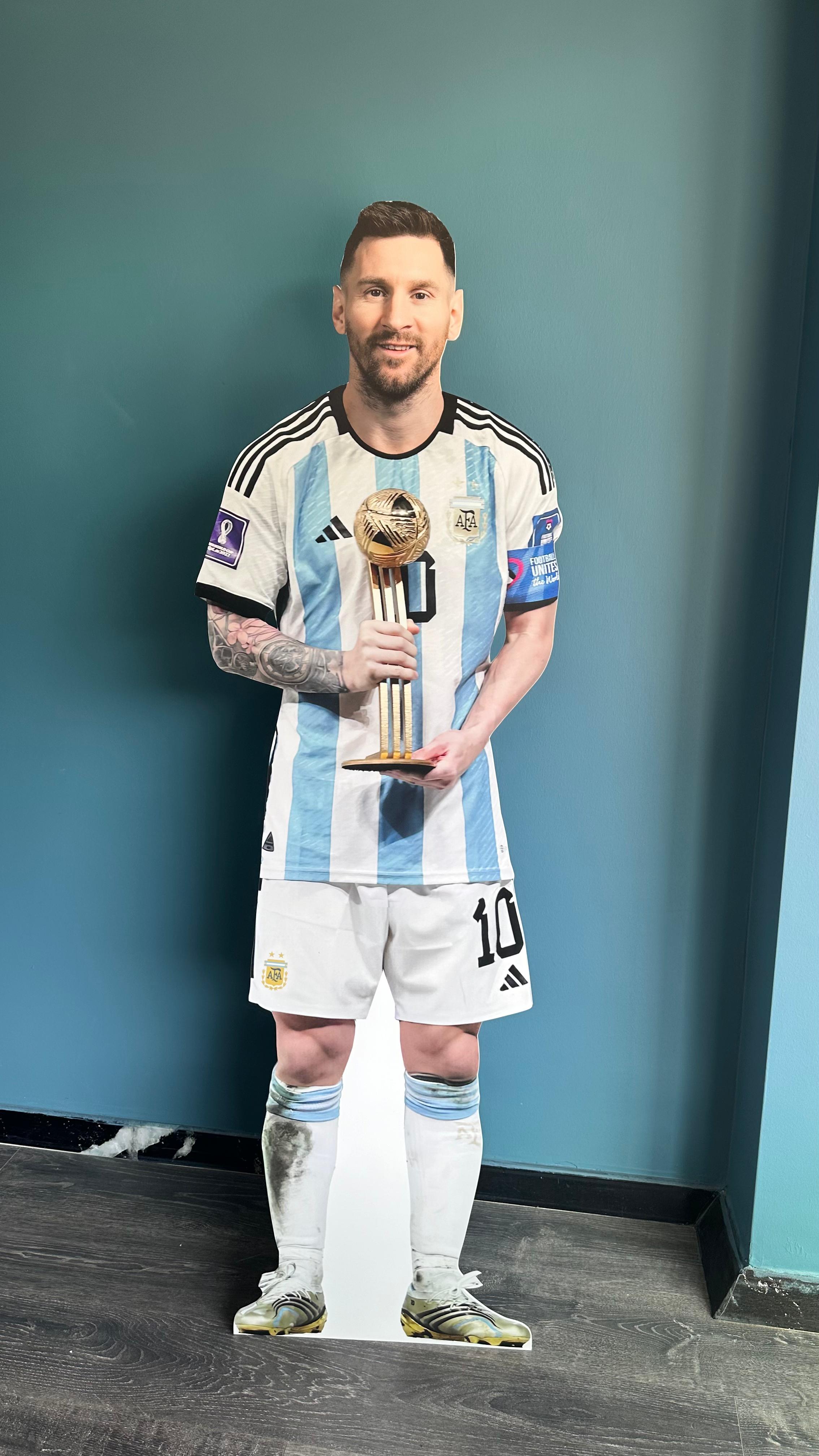 Lionel Messi Arjantin Formalı Messi Maketi Ayaklı Tam Boy Plastik Maket